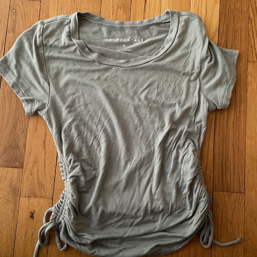 🔴 4 for $20 Junior Ruched Cap Sleeve Tee
